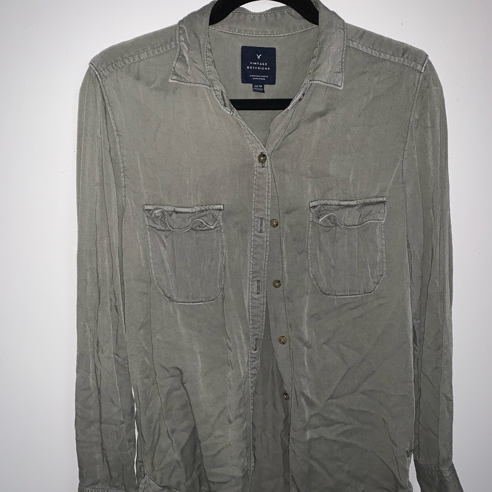 🌵3/$25 American Eagle Button Down